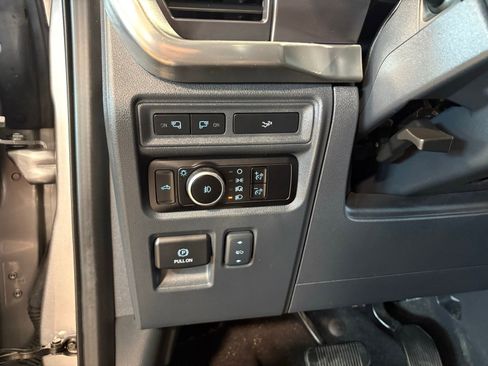 Used 2023 Ford F150 Lariat AWD/4WD image 11