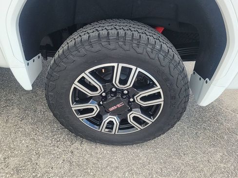Certified 2021 GMC Sierra 2500 AT4 w/ AT4 Premium Plus Package AWD/4WD image 8