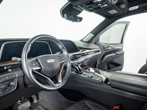Used 2022 Cadillac Escalade Sport Platinum w/ Heavy-Duty Trailer Package AWD/4WD image 32