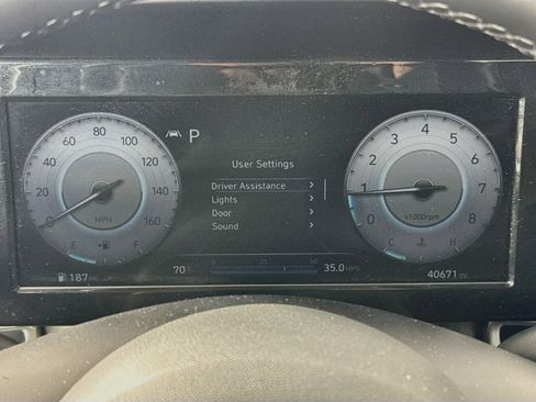 Used 2021 Hyundai Elantra SEL w/ Convenience + Premium Package FWD image 12