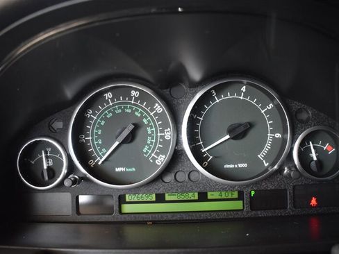 Used 2005 Land Rover Range Rover HSE image 30