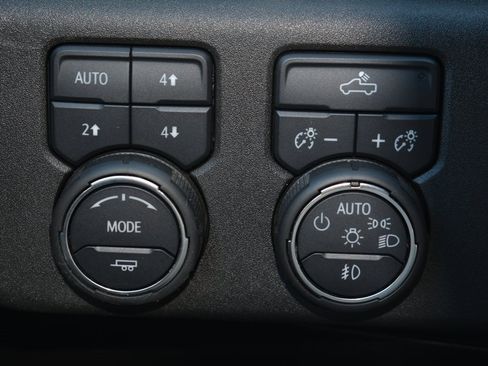 Used 2022 Chevrolet Silverado 1500 RST image 18