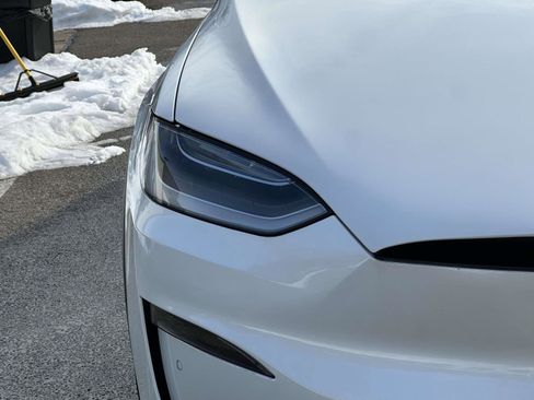 Used 2022 Tesla Model X Plaid image 9