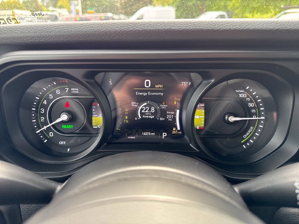 Used 2024 Jeep Wrangler Unlimited AWD/4WD image 19