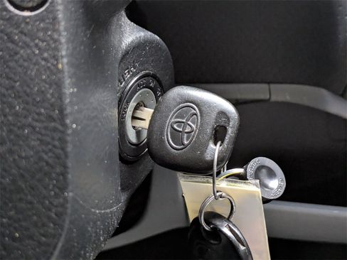 Used 2014 Toyota Tacoma PreRunner image 29