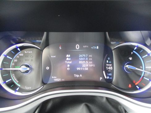 Used 2024 Chrysler Pacifica Limited FWD image 19