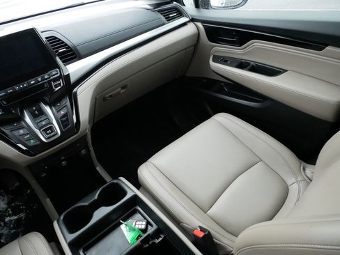 Used 2023 Honda Odyssey Touring image 11