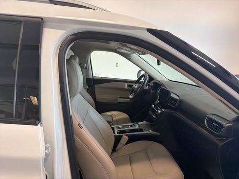 Used 2022 Ford Explorer Limited w/ Class IV Trailer Tow Package AWD/4WD image 37