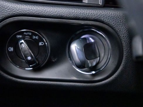 Certified 2022 Porsche Macan S w/ Premium Package Plus image 22