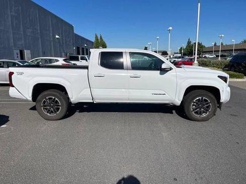 Used 2026 Toyota Tacoma TRD Sport AWD/4WD image 4