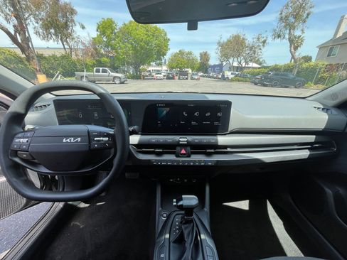 Used 2025 Kia K4 FWD image 32