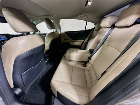 Used 2019 Lexus ES 350 w/ Accessory Package 2 FWD image 26