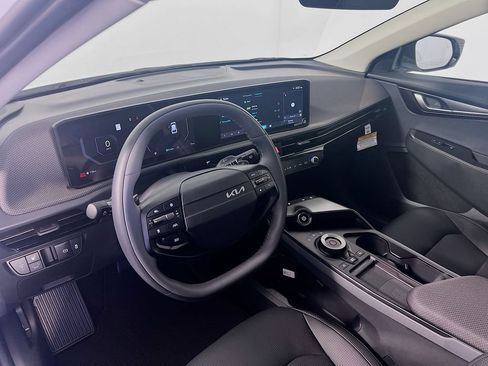 New 2026 Kia EV6 Wind RWD image 9