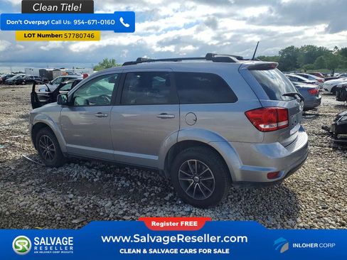 Used 2018 Dodge Journey SXT w/ Blacktop Package FWD image 3