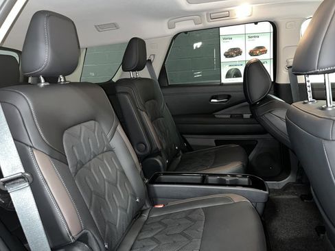 New 2026 Nissan Pathfinder Platinum AWD/4WD image 14