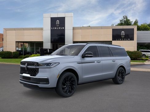 New 2025 Lincoln Navigator L Reserve w/ Jet Appearance Package AWD/4WD image 2