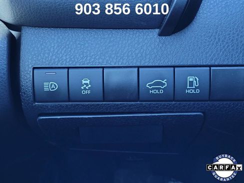 Used 2024 Toyota Camry SE image 18