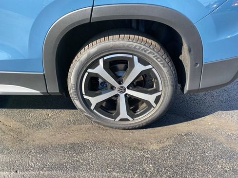 New 2025 Volkswagen Tiguan SE w/ Panoramic Sunroof Package image 18