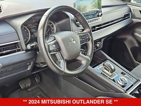 Used 2024 Mitsubishi Outlander SE FWD image 10