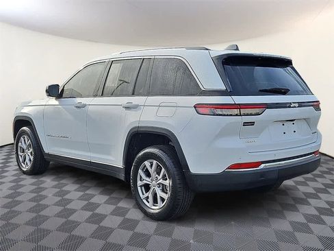 Used 2022 Jeep Grand Cherokee Limited image 6