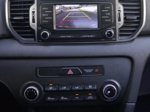 Used 2019 Kia Sportage LX FWD image 12