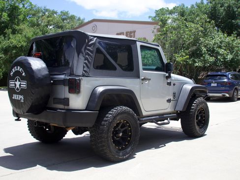 Used 2011 Jeep Wrangler Sport image 9