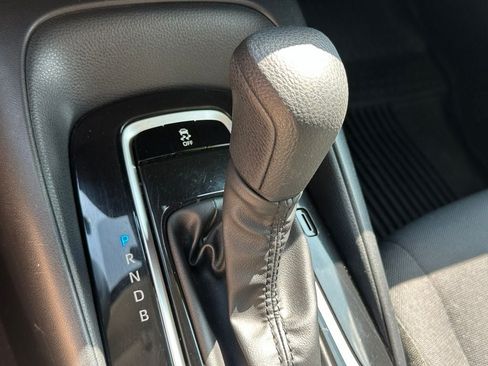 Used 2022 Toyota Corolla LE FWD image 17