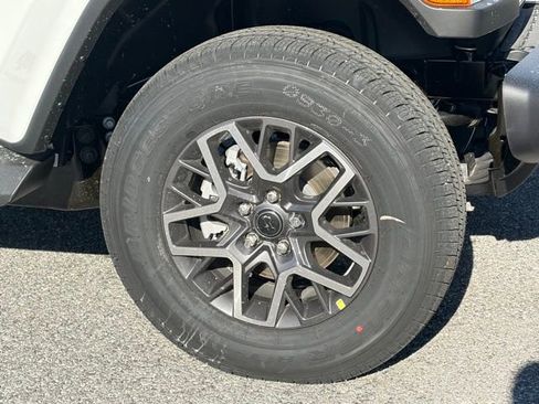 New 2026 Jeep Wrangler Unlimited Sahara AWD/4WD image 11