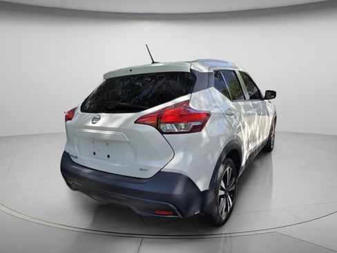 Used 2019 Nissan Kicks SV FWD image 8