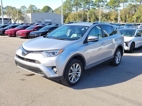 Used 2016 Toyota RAV4 Limited image 3