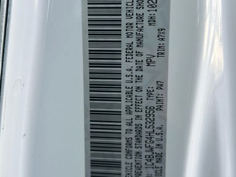 Certified 2017 Jeep Wrangler Unlimited Rubicon w/ Connectivity Group image 44