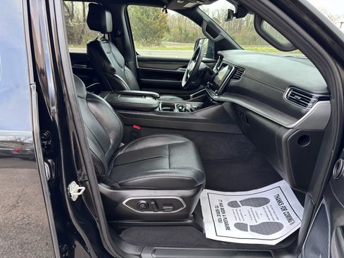 Used 2024 Jeep Wagoneer L Series II w/ Flexible Seating Group image 31