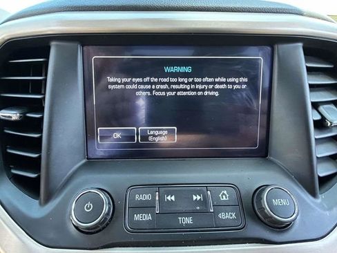 Used 2019 GMC Acadia Denali w/ Technology Package FWD image 15