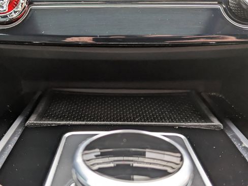 Used 2017 Jaguar XE Premium image 21