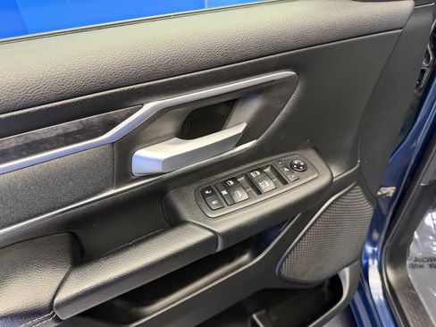 Used 2019 RAM 1500 Big Horn AWD/4WD image 12