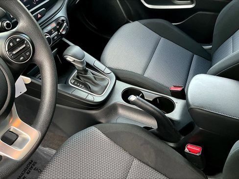 Used 2023 Kia Soul LX image 16