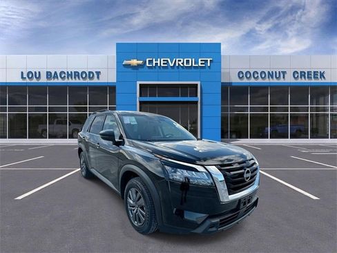 Used 2024 Nissan Pathfinder SV image 1