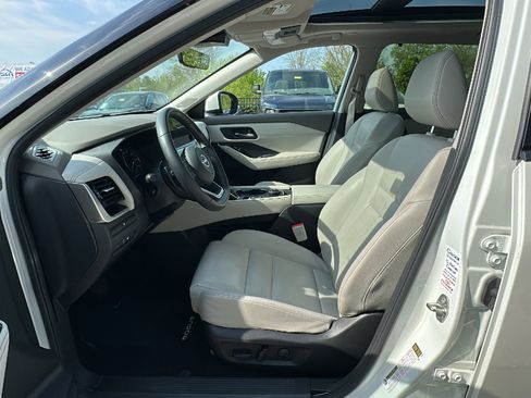 Certified 2023 Nissan Rogue SL w/ SL Premium Package AWD/4WD image 11