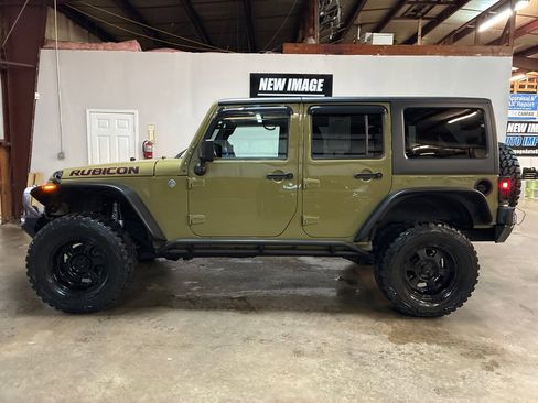 Used 2013 Jeep Wrangler Unlimited Rubicon image 12