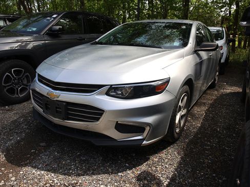 Used 2017 Chevrolet Malibu LS FWD image 3