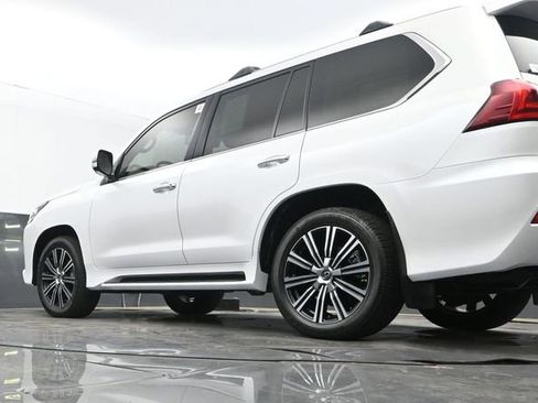 Used 2021 Lexus LX 570 4WD w/ Luxury Package image 30