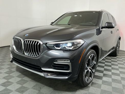 Certified 2021 BMW X5 sDrive40i w/ Convenience Package image 2