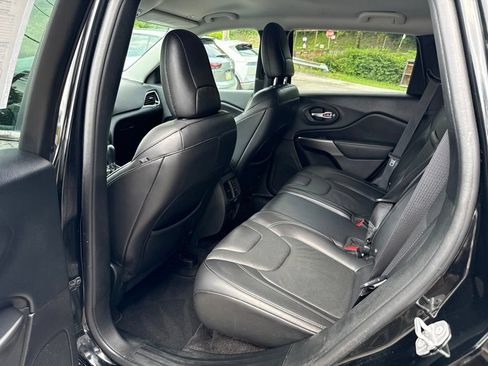 Used 2019 Jeep Cherokee Limited w/ Trailer Tow Group AWD/4WD image 21