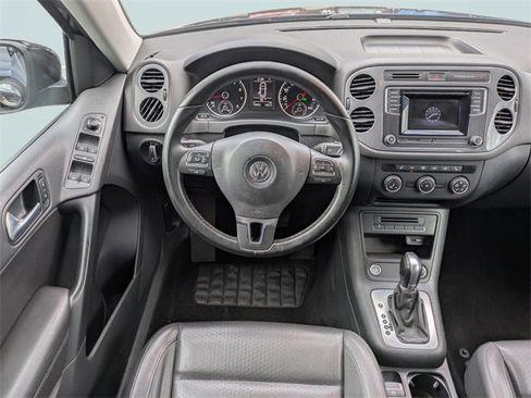 Used 2016 Volkswagen Tiguan S image 17