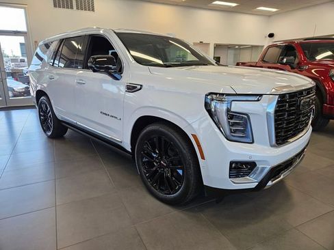 New 2026 GMC Yukon Denali w/ Denali Reserve Package AWD/4WD image 7