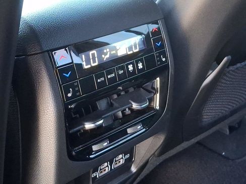 Used 2025 Jeep Grand Cherokee Summit w/ Obsidian Package AWD/4WD image 9