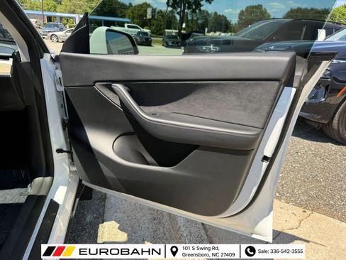 Used 2022 Tesla Model Y Long Range AWD/4WD image 21
