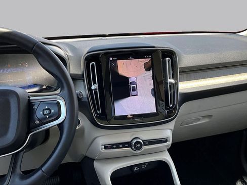 Used 2023 Volvo XC40 B5 Ultimate w/ Climate Package AWD/4WD image 7