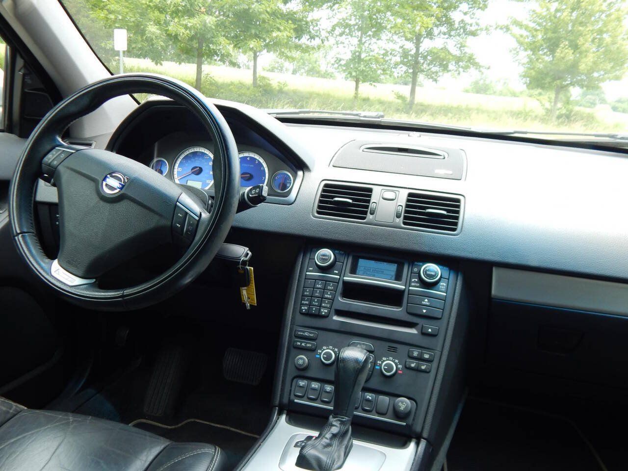Used 2013 Volvo XC90 3.2 R-Design AWD/4WD image 14