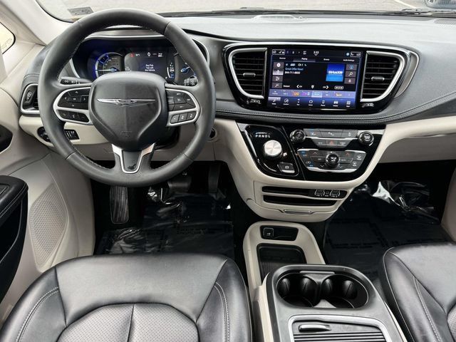 Used 2024 Chrysler Pacifica Limited FWD image 14
